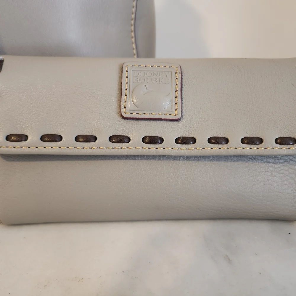 NWT Dooney & Bourke Hattie Drawstring Florentine Leather Bucket Bag Wallet - Picture 3 of 15